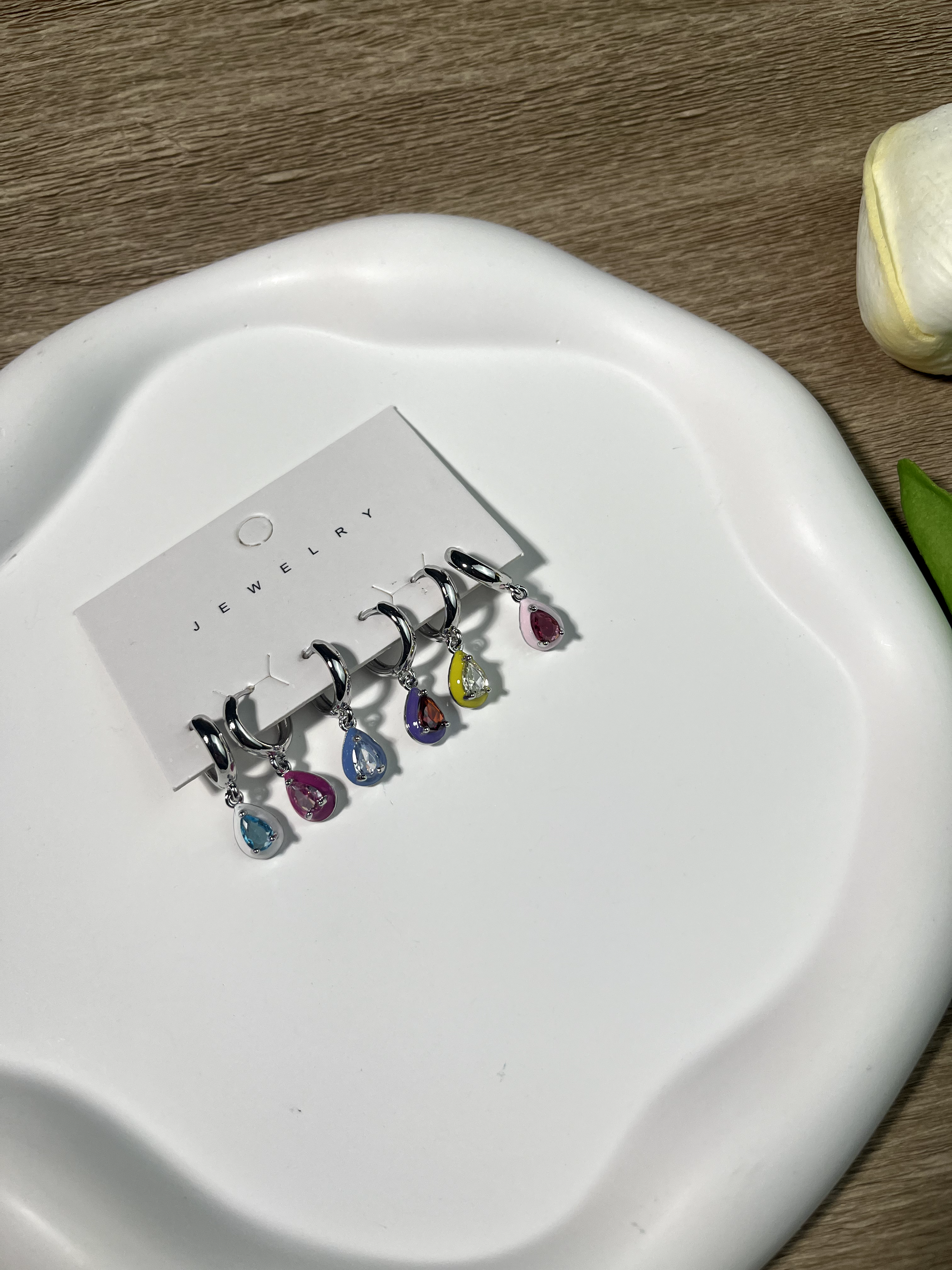 Gümüş Rengi Damla Figürlü Renkli 6'lı Set Küpe