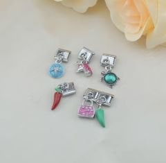 Yeşil Biber Figürlü Sallantılı Charm