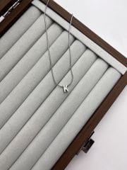 Gümüş Rengi Minimal  Model ‘K’ Harfli Çelik